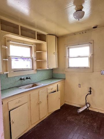 716 Nebraska Avenue, Madera, CA 93638