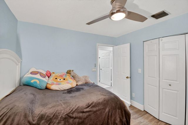 9861 Fairway Cove Ln, Plantation, FL 33324