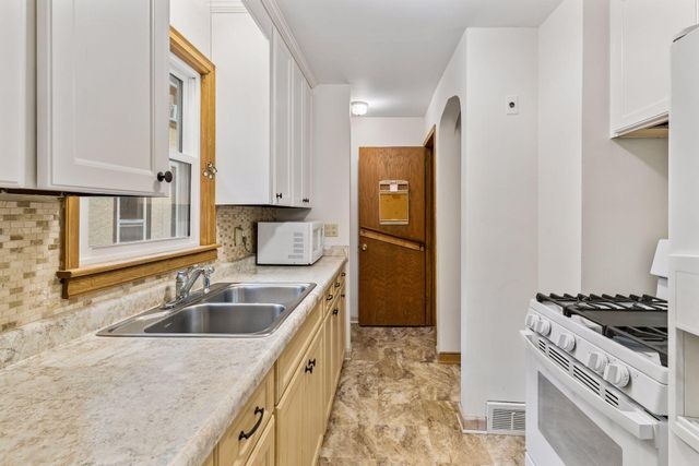 840 Armstrong Avenue, Saint Paul, MN 55102