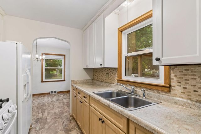 840 Armstrong Avenue, Saint Paul, MN 55102