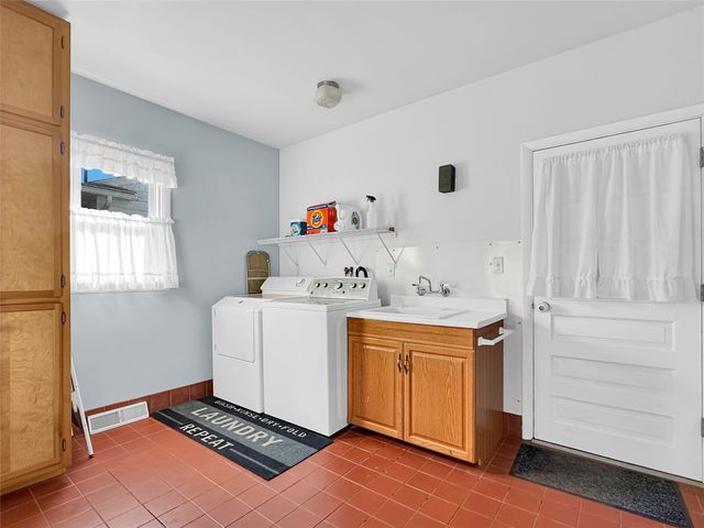 445 E 36TH Street, Erie, PA 16504
