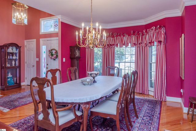 102 E Peninsula Drive, Laurens, SC 29360