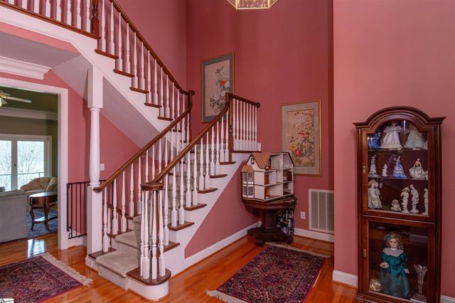 102 E Peninsula Drive, Laurens, SC 29360