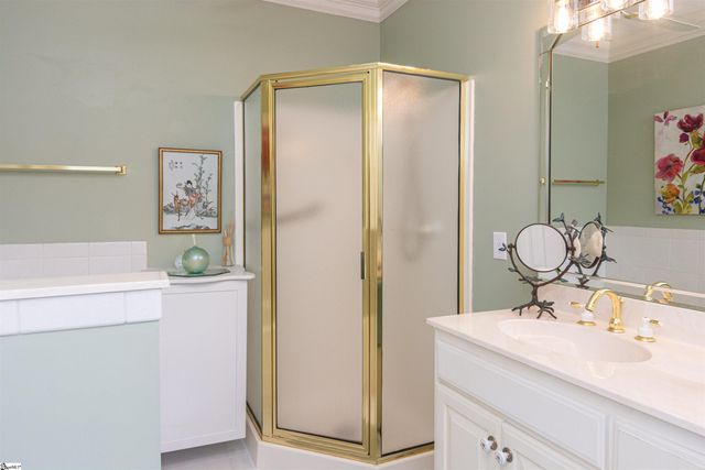 102 E Peninsula Drive, Laurens, SC 29360