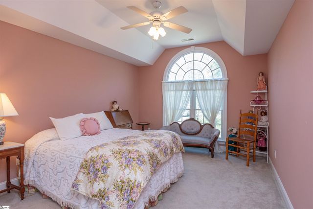 102 E Peninsula Drive, Laurens, SC 29360