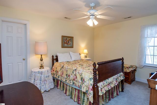 102 E Peninsula Drive, Laurens, SC 29360