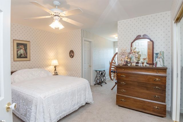 102 E Peninsula Drive, Laurens, SC 29360