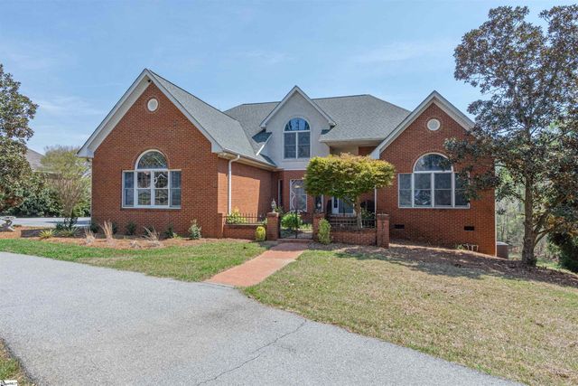 102 E Peninsula Drive, Laurens, SC 29360
