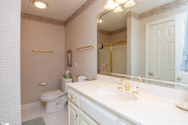 102 E Peninsula Drive, Laurens, SC 29360