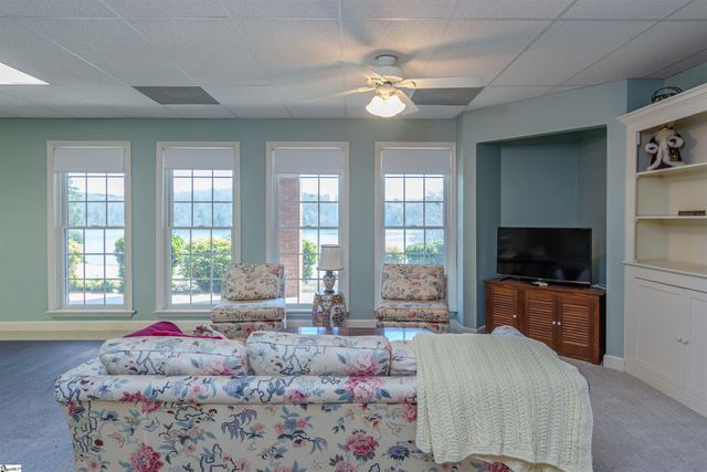 102 E Peninsula Drive, Laurens, SC 29360