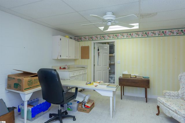 102 E Peninsula Drive, Laurens, SC 29360