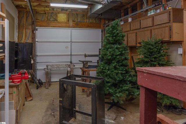 102 E Peninsula Drive, Laurens, SC 29360