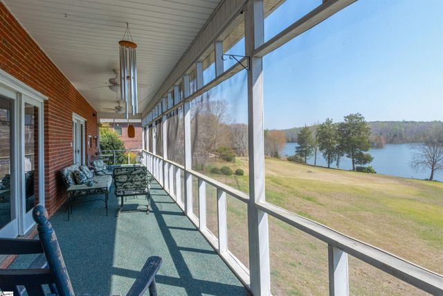 102 E Peninsula Drive, Laurens, SC 29360