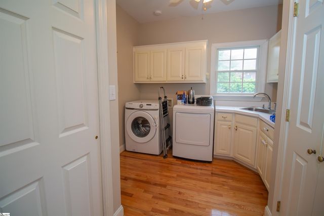 102 E Peninsula Drive, Laurens, SC 29360