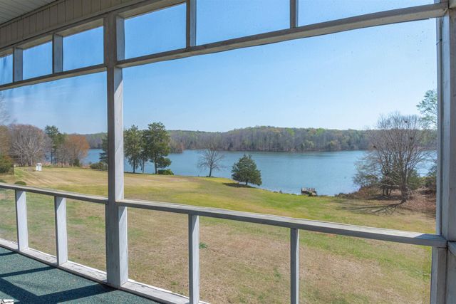 102 E Peninsula Drive, Laurens, SC 29360