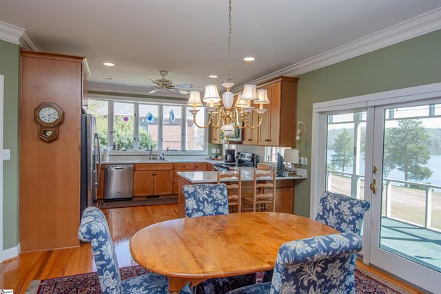 102 E Peninsula Drive, Laurens, SC 29360