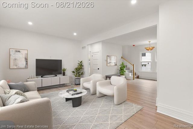 475 Saint Clair Avenue, Grosse Pointe, MI 48230