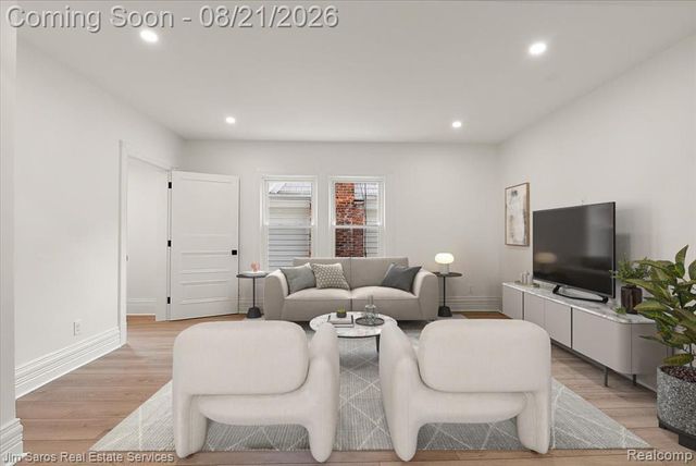 475 Saint Clair Avenue, Grosse Pointe, MI 48230