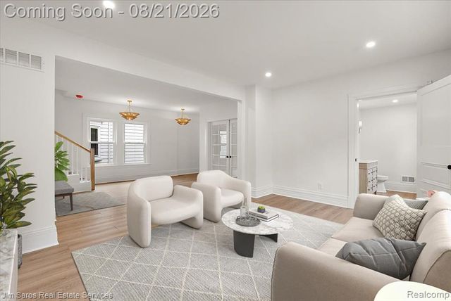 475 Saint Clair Avenue, Grosse Pointe, MI 48230
