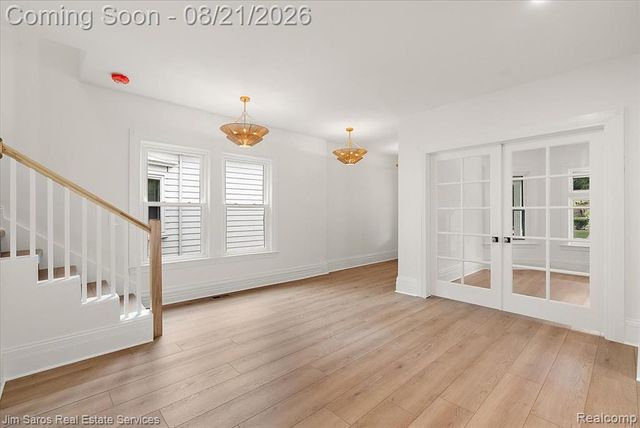 475 Saint Clair Avenue, Grosse Pointe, MI 48230