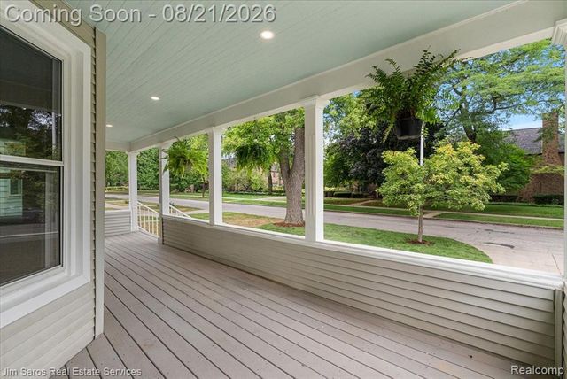475 Saint Clair Avenue, Grosse Pointe, MI 48230
