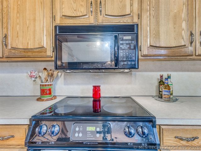 6731 E 99th Street S, Tulsa, OK 74133