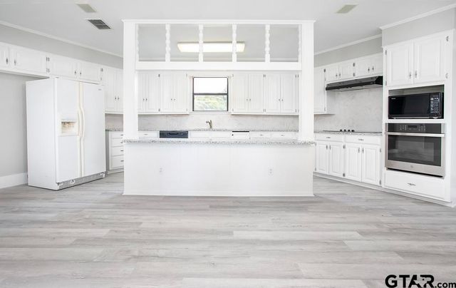17928 Lakeview, Troup, TX 75789