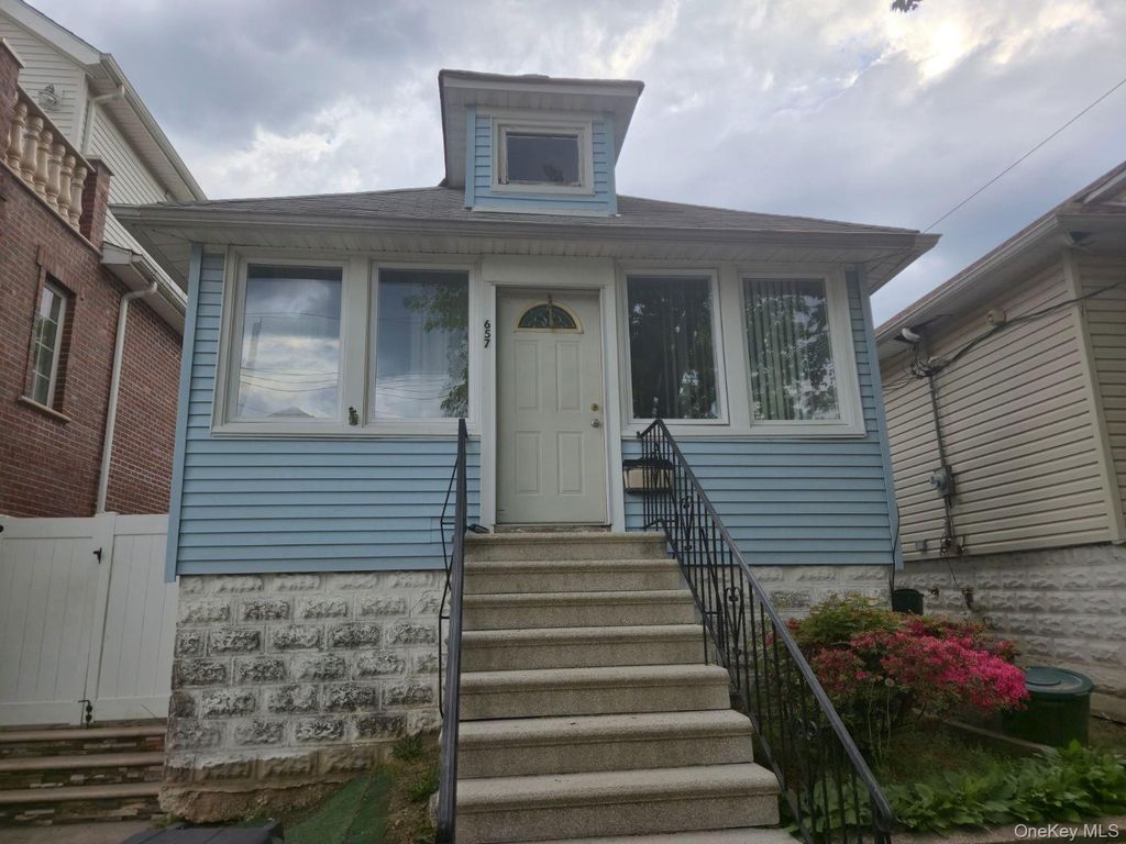 657 Wilcox Avenue, Bronx, NY 10465