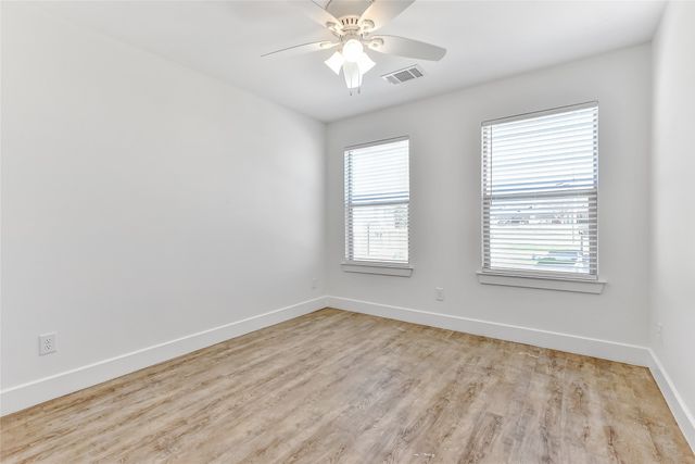3260 W Crawford Street 502, Denison, TX 75020