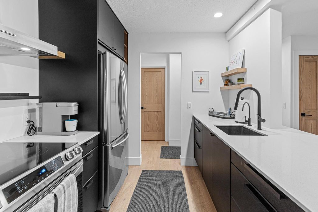 205 Barry Avenue S 311, Wayzata, MN 55391 — photo 4