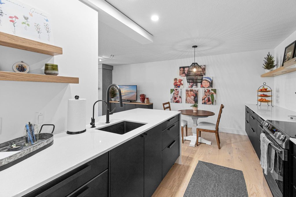 205 Barry Avenue S 311, Wayzata, MN 55391 — photo 5