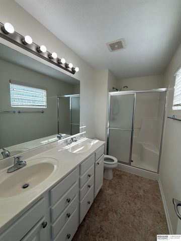 18035 Josephine Street, Omaha, NE 68136