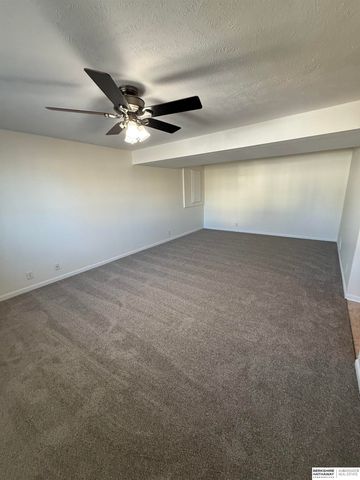 18035 Josephine Street, Omaha, NE 68136