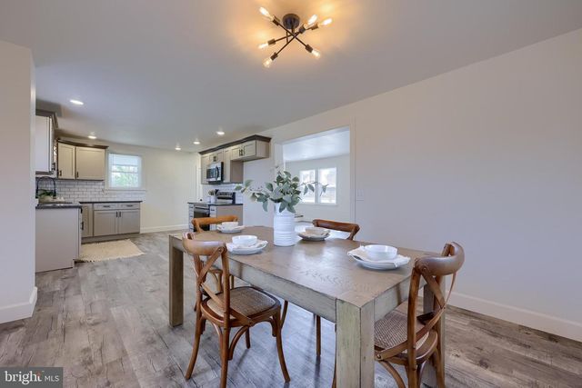 1151 DELTA RD, Red Lion, PA 17356