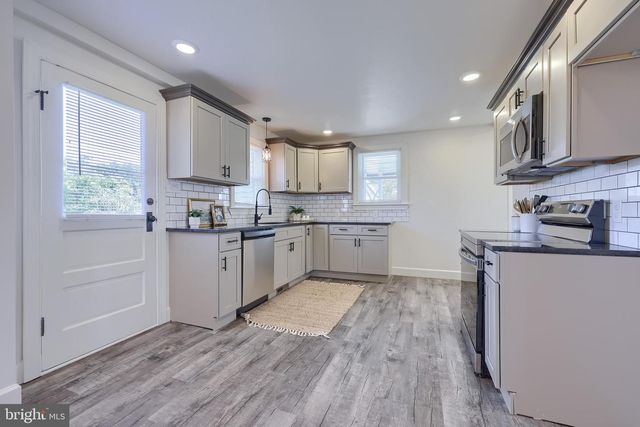 1151 DELTA RD, Red Lion, PA 17356