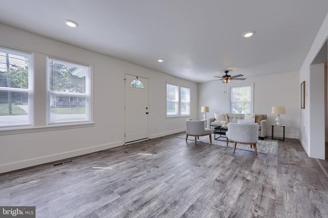 1151 DELTA RD, Red Lion, PA 17356