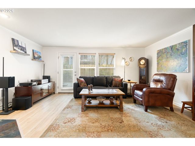 3926 CARMAN Dr, Lake Oswego, OR 97035