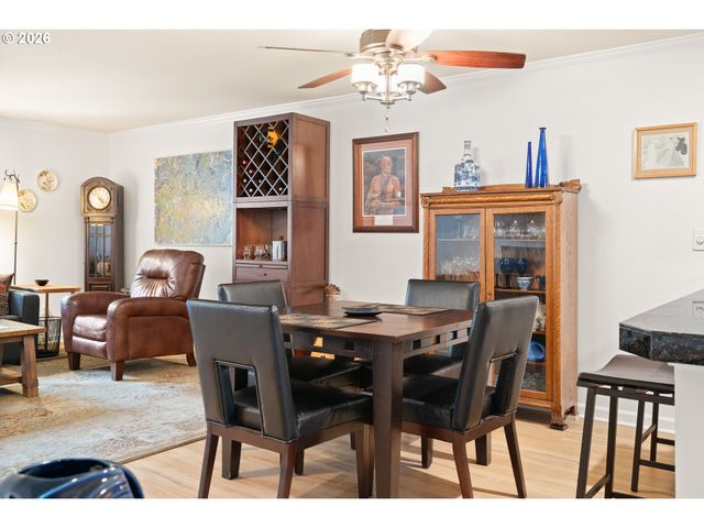 3926 CARMAN Dr, Lake Oswego, OR 97035