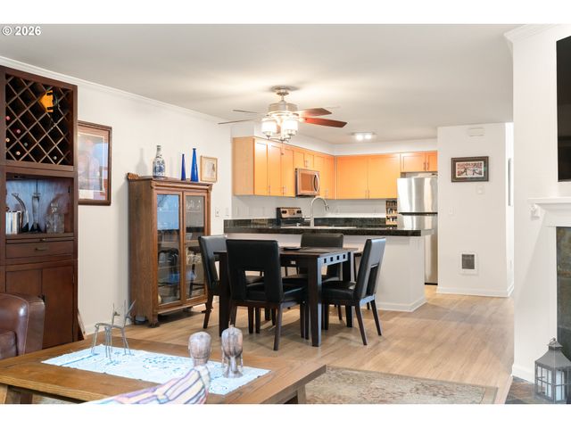 3926 CARMAN Dr, Lake Oswego, OR 97035