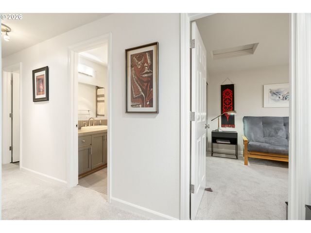 3926 CARMAN Dr, Lake Oswego, OR 97035