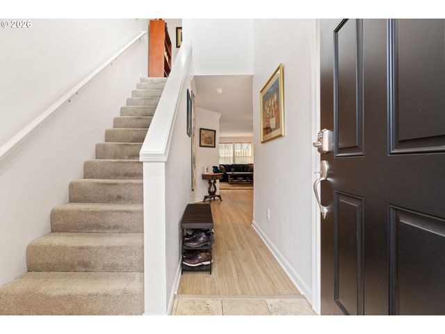 3926 CARMAN Dr, Lake Oswego, OR 97035