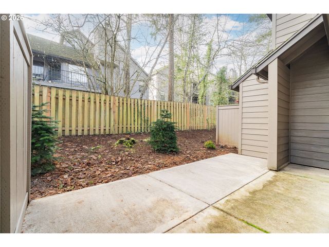 3926 CARMAN Dr, Lake Oswego, OR 97035