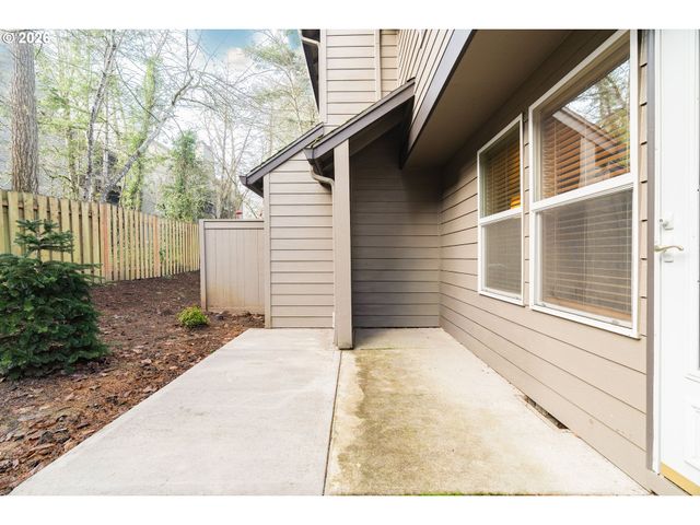 3926 CARMAN Dr, Lake Oswego, OR 97035