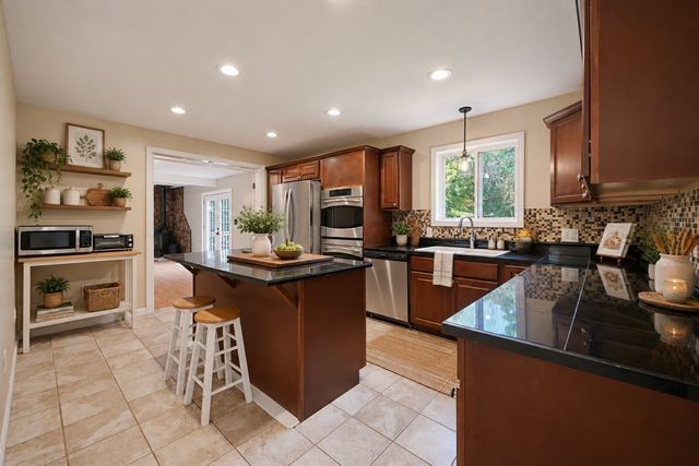 56 Harrington Rd, Charlton, MA 01507