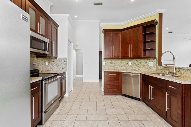 1178 NW 116th Avenue, Coral Springs, FL 33071