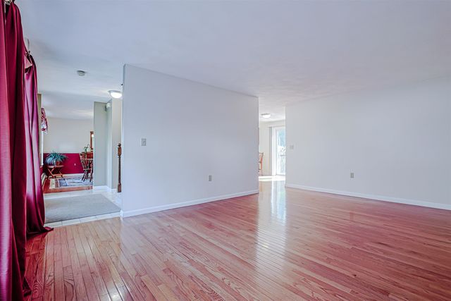 14 Whitewood Lane, Merrimack, NH 03054