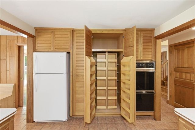 6 Hoover Rd, Norfolk, MA 02056
