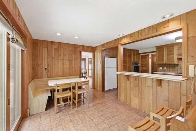 6 Hoover Rd, Norfolk, MA 02056
