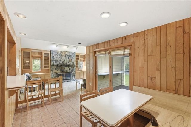6 Hoover Rd, Norfolk, MA 02056