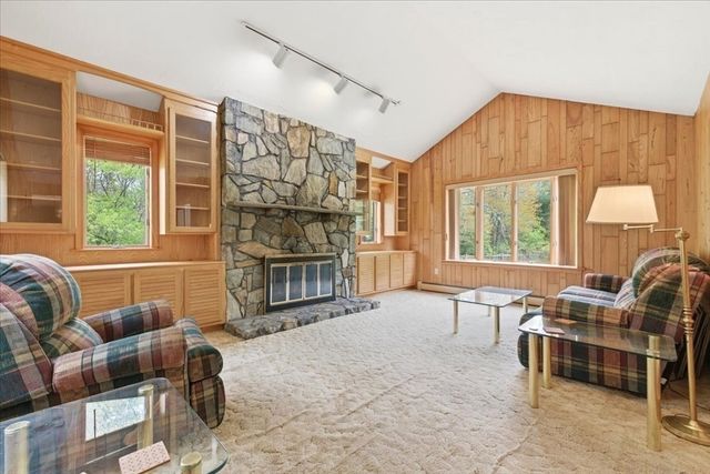 6 Hoover Rd, Norfolk, MA 02056